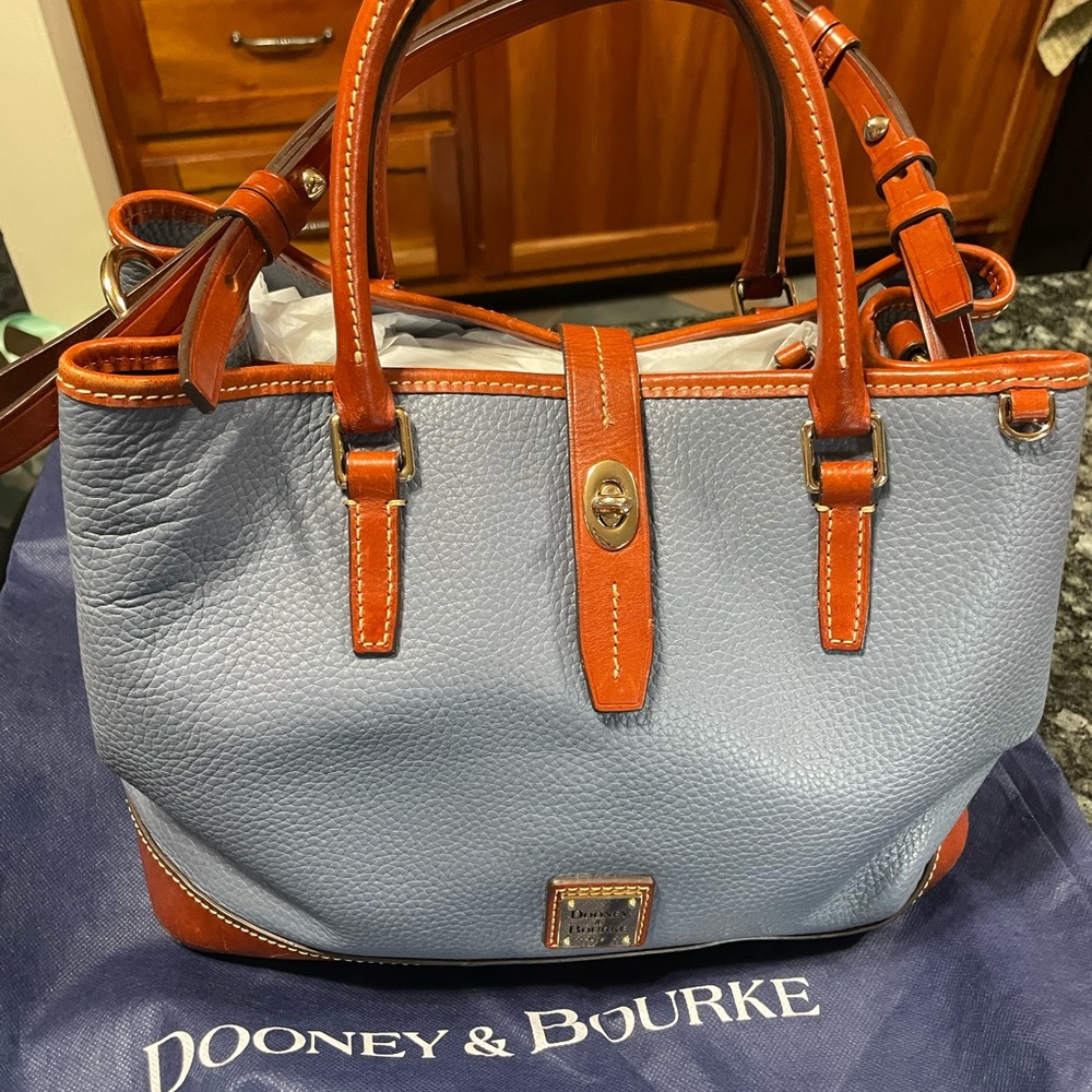 Dooney & Bourke purse